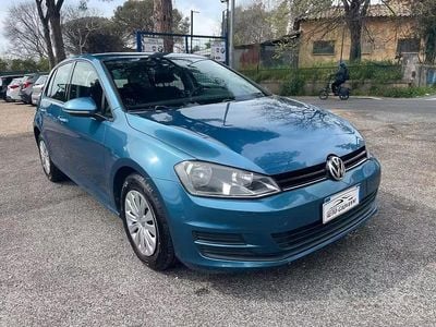 Second-hand VW Golf VII Comfortline 105 CP (77 kW) 2014 Albastru Berlinǎ