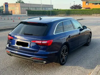 Usata Audi A4 Advanced Plus 163 CV (119 kW) 2022 Blu/azzurro Station wagon