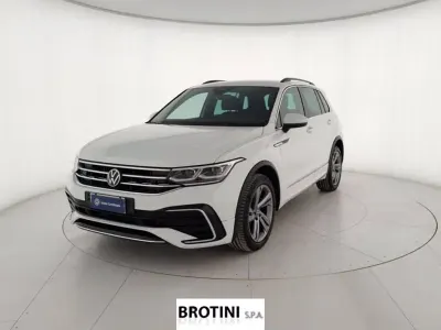 Usata VW Tiguan R-line 150 CV (110 kW) 2023 Bianco metallizzato SUV