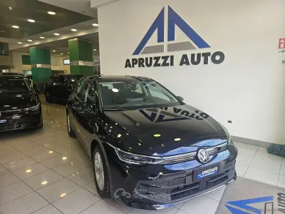 Occasion VW Golf VIII Life 116 PK (85 kW) 2025 Zwart Sedan