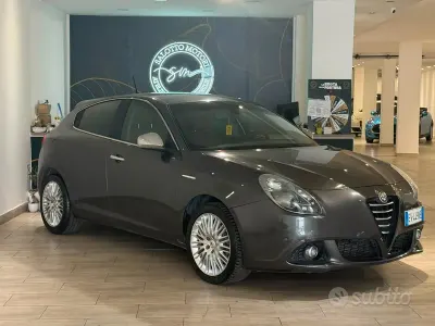Usata Alfa Romeo Giulietta 150 CV (110 kW) 2014 Grigio Utilitaria