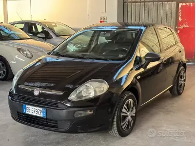 Begagnad Fiat Punto Evo Dynamic 65 HK (47 kW) 2010 Svart Halvkombi