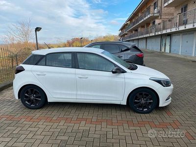 Usata Hyundai i20 84 CV (61 kW) 2017 Bianco Utilitaria