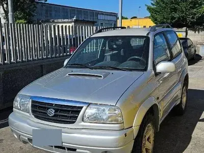 Usata Suzuki Vitara 109 CV (80 kW) 2004 Grigio SUV