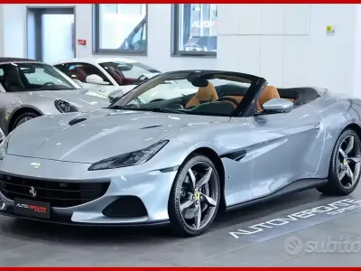 Usata Ferrari Portofino 620 CV (456 kW) 2022 Grigio titanio Cabrio