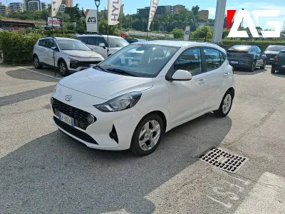 Usata Hyundai i10 67 CV (49 kW) 2023 Bianco Utilitaria
