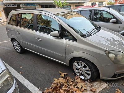 Usata Opel Zafira 120 CV (88 kW) 2005 Monovolume