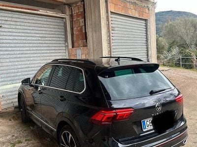 Usata VW Tiguan R-line 150 CV (110 kW) 2021 Nero SUV