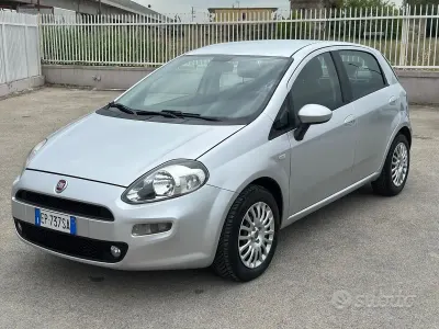 Begagnad Fiat Punto Easy 85 HK (62 kW) 2013 Grå Halvkombi