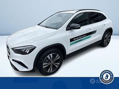 Usata Mercedes GLA180 Advanced Plus 116 CV (85 kW) 2025 Bianco pastello SUV
