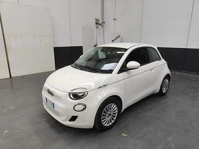 Usata Fiat 500e Action 69 kW (95 CV) 2022 Bianco Utilitaria