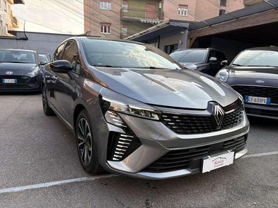 Usata Renault Clio V Techno 90 CV (66 kW) 2025 Grigio Berlina