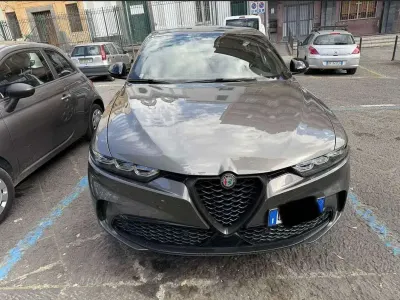 Second-hand Alfa Romeo Tonale Edizione Speciale 131 CP (96 kW) 2022 Gri SUV