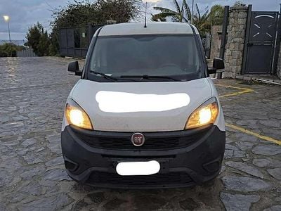 Usata Fiat Doblò 95 CV (69 kW) 2019 Bianco Monovolume