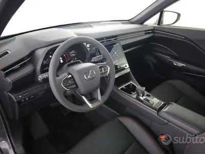 Usata Lexus LBX 91 CV (66 kW) 2026 Sonic chrome SUV