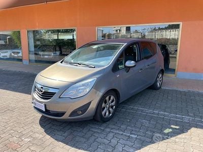 Usata Opel Meriva Cosmo 95 CV (69 kW) 2012 Grigio Monovolume