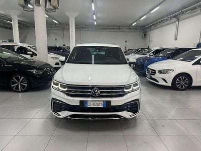 Usata VW Tiguan R-line 150 CV (110 kW) 2023 Bianco SUV