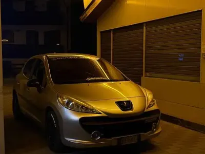 Usata Peugeot 207 Sport 68 CV (50 kW) 2009 Grigio Berlina