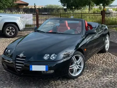 Usata Alfa Romeo Spider 165 CV (121 kW) 2004 Nero Cabrio