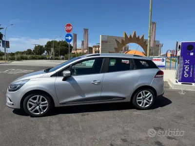 Usata Renault Clio GrandTour Zen 90 CV (66 kW) 2018 Grigio Station wagon