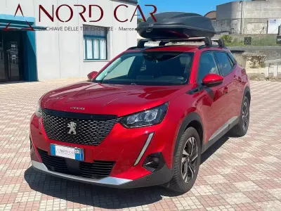 Käytetty Peugeot 2008 Allure 131 HP (96 kW) 2020 Punainen Katumaasturi