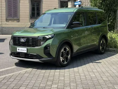 Usata Ford Tourneo Courier Active 125 CV (91 kW) 2024 Verde Monovolume