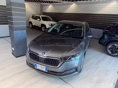 Usata Skoda Octavia 150 CV (110 kW) 2023 Grigio Station wagon