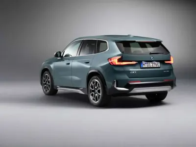 Usata BMW iX 103 kW (141 CV) 2024 Argento SUV