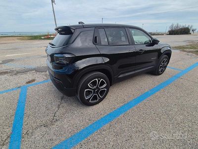 Usata Jeep Avenger 100 CV (73 kW) 2024 Nero SUV