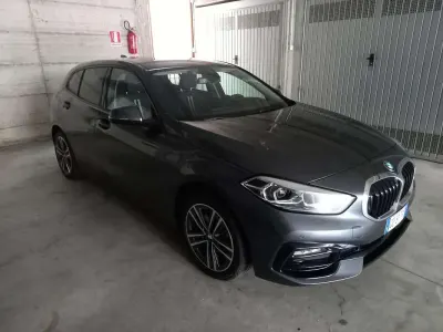 Usata BMW 118 Sport Line 136 CV (100 kW) 2021 Grigio Berlina