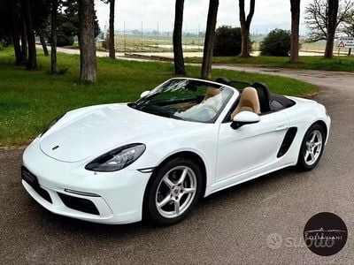 Usata Porsche 718 Boxster 299 CV (219 kW) 2022 Bianco Cabrio