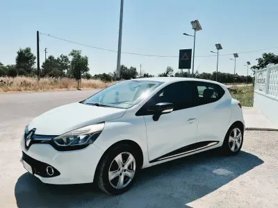 Usata Renault Clio IV 73 CV (53 kW) 2013 Bianco Berlina