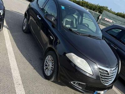 Usata Lancia Ypsilon 80 CV (58 kW) 2015 Utilitaria