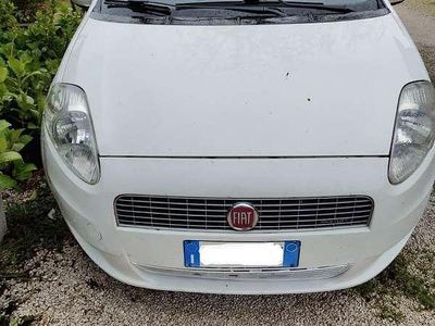 Usata Fiat Grande Punto 75 CV (55 kW) 2009 Bianco Utilitaria