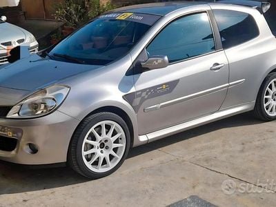 Usata Renault Clio R.S. R.S. 200 CV (147 kW) 2007 Grigio Utilitaria
