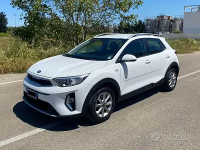 Usata Kia Stonic Style 82 CV (60 kW) 2021 Bianco SUV