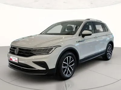 Usata VW Tiguan Life 131 CV (96 kW) 2021 Pure white SUV