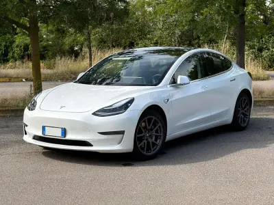 Usata Tesla Model 3 Long Range AWD 152 kW (208 CV) 2020 Bianco Berlina