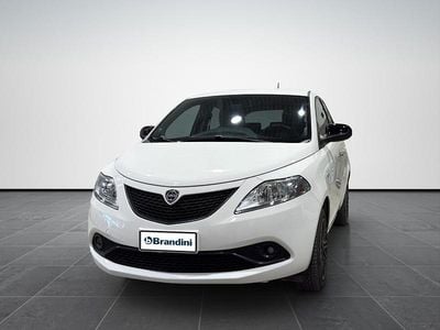 Usata Lancia Ypsilon Gold 69 CV (50 kW) 2019 Bianco Utilitaria