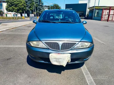 Usata Lancia Ypsilon 60 CV (44 kW) 2003 Verde Utilitaria