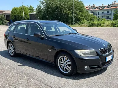 Usata BMW 318 143 CV (105 kW) 2010 Nero Station wagon