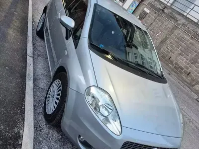 Usata Fiat Grande Punto 65 CV (47 kW) 2009 Grigio Utilitaria