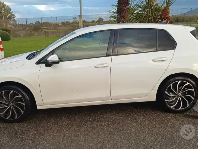 Begagnad VW Golf VII 116 HK (85 kW) 2021 Vit Halvkombi