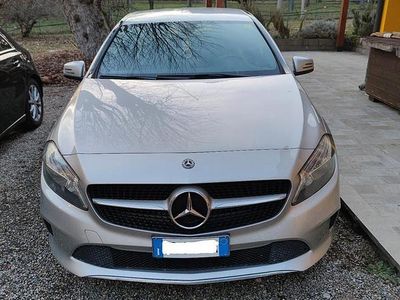 Begagnad Mercedes A160 102 HK (75 kW) 2018 Grå Sedan