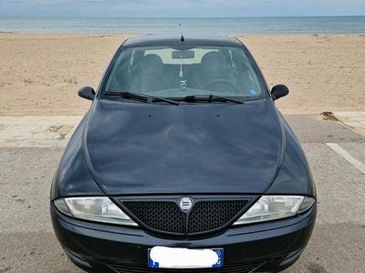 Usata Lancia Ypsilon 80 CV (58 kW) 2003 Nero Utilitaria