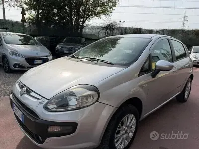 Usata Fiat Punto Pop 69 CV (50 kW) 2012 Grigio Utilitaria