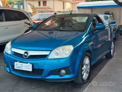 Usata Opel Tigra Enjoy 90 CV (66 kW) 2006 Blu Cabrio