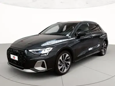 Usata Audi A3 Ambiente 204 CV (150 kW) 2025 Grigio manhattan metallizzato Berlina