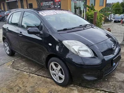 Usata Toyota Yaris Sol 101 CV (74 kW) 2012 Nero Utilitaria