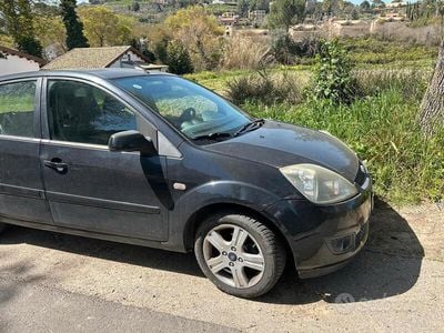 Usata Ford Fiesta 58 CV (42 kW) 2008 Nero Utilitaria